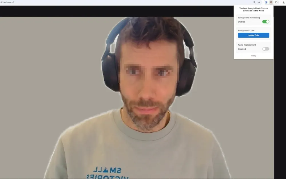 The same call full screen: the background behind Marijn is replaced by one solid colour taken from his sweater